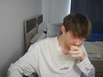 Live gay cam model Edgar_waynes19 yrs streaming now in HD