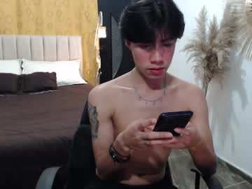 Skinny Asian cam girl Elio_collem | 23 yrs live in HD