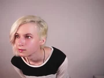 Ellidalzell, 18 years old, Massage my tits under top^^ I'm #18 and #new model here who #skinny and #shy #blonde [21 tokens remaining], webcam photo
