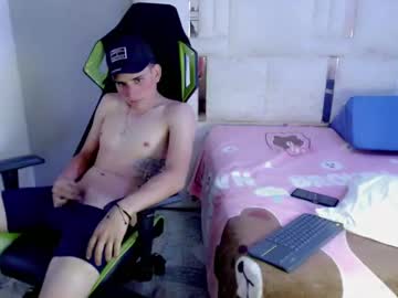Elpeluche_08, GOAL: DANCE NAKED ?? [108 tokens remaining] HELLO MY LOVES I AM NEW AND I AM VERY HOT ?? #NEW #BIGCOCK #LATINO #SEXY, webcam photo