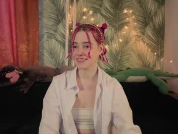 Emi_loove, 18 years old, Goal: ?belly dancing?// #New #Shy #18 #teen #young // My name is Emily, I'm glad you came into my room [25 tokens remaining], webcam photo