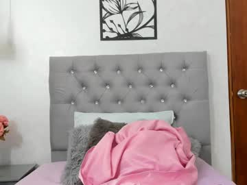 Squirting cam girl Emiily_cooper_x live now