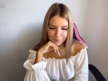 Emilia_evanss, 22 years old, GOAL: I'll show you my panties [69 tokens remaining] Welcome to my room! #shy #young #blonde #babyface #new, webcam photo
