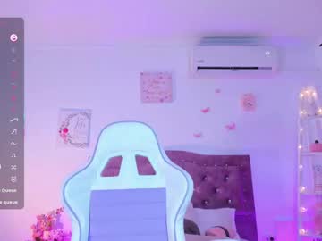Emilly_star, 19 years old, GOAL: full naked + 1mt machinetoy [182 tokens remaining] Come and enjoy!!!  #Latina #18 #squirt #asian #bigboobs, webcam photo