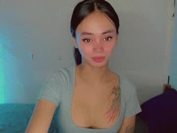 Skinny Asian cam girl Emily_sexyslut live in HD