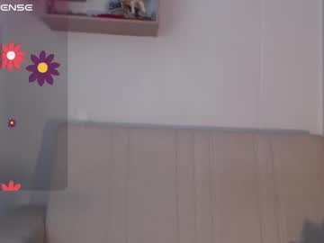 Live Milf Emilyguss, 32 yrs - Hot Milf Cams