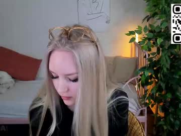 Emma_jhons0n, 19 years old, GOAL: Show panties [390 tokens remaining] Welcome to my room! #feet #blonde #redhead #lovense #new, webcam photo