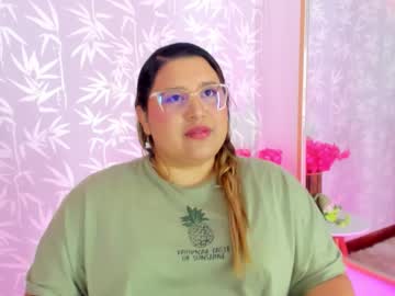 Emmaasterling, 28 years old, GOAL: I rub my clitoris over my panties [75 tokens remaining] Welcome, buttocks need attention today ... ?? #new #glasses #bbw #latina #shy, webcam photo