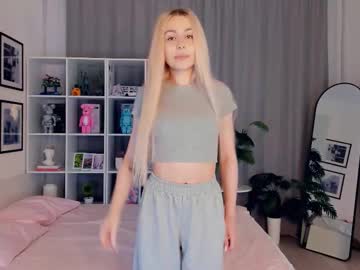 Emy_foru1, 18 years old, Hello im Emily  #blone #18 #new #teen #cute [25 tokens remaining], webcam photo