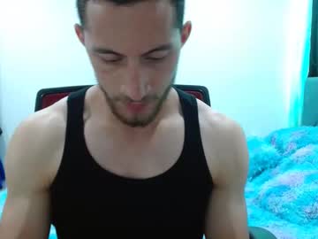 Muscle cam star Enzo_savage