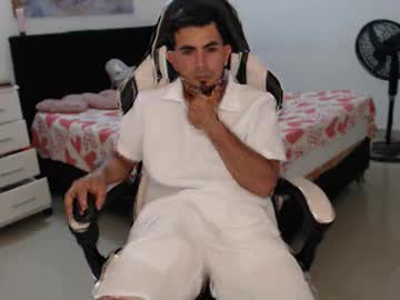 Erick_hot19 • cumshow33y • colombia • public