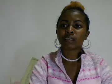 Erolinee • anal • Madagascar • public