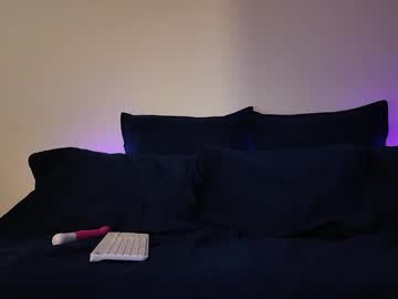Eva_4_fantasy • bigass28y • UK • public