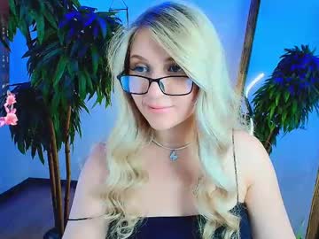 Catch me live as Evacadooo, age 21 yrs in premium male cam shows