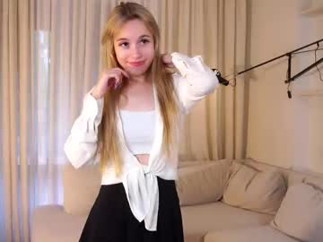 Evacloudy, Goal:  ~Show Shoulders close to cam~ ^^ #18 #new #teen #skinny #bigass Hello there! im Eva and its my 1st day here! [36 tokens remaining], webcam photo