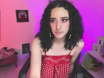 Hairy cam model Evee_uwu, 24 yrs live now