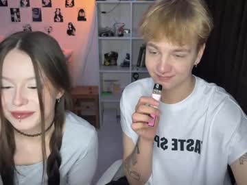Evimoonloll, 18 years old, GOAL: just make me happy [1350 tokens remaining] hey! let's chat? or let's play a hot game #skinny #bigass #boobs #darkhair #young, webcam photo