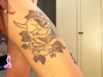Excitingblonde, 22 years old, ??Teasing tattoo tour [30 tokens left] #new, #blonde, #bigass, #slim, #petite, webcam photo