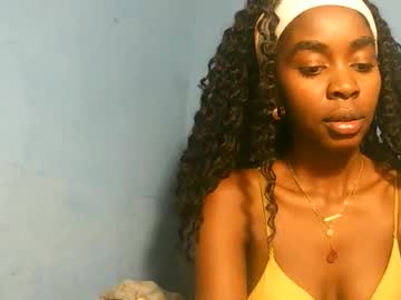 Hairy cam model Faniria live now