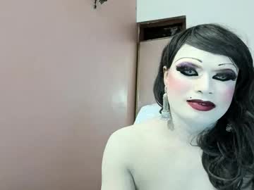 Farrah_x • sissy27y • Gotham City • public