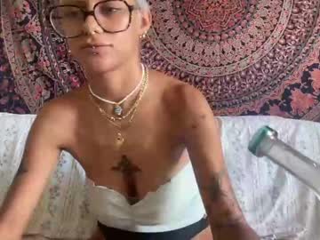 Feralfreja • prettypussy24y • Midwest, United States • public