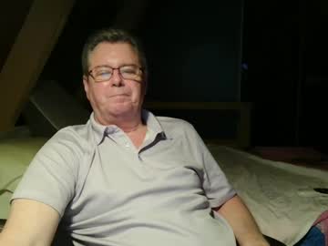 Nude Twink Performer finderfiner live now