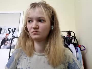 Floriaprovines, 18 years old, Goal:^Smile^Hello guys . I am new here and I will be glad to get to know you : #18 #new #shy #young #skinny [0 tokens remaining], webcam photo