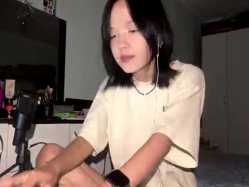 Frost_berry, 18 years old, call me Yumi! I will sing some Korean song for you  #asian #new #18 #teen #shy [0 tokens remaining], webcam photo