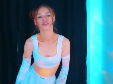 Gailhamilton, GOAL: remove shorts [78 tokens remaining] Hello, im Carol, welcome! Im new girl here! #shy #teen #18 #skinny #new, webcam photo