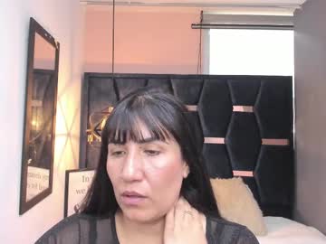 Squirting cam girl Giafox_ age 44 yrs live now