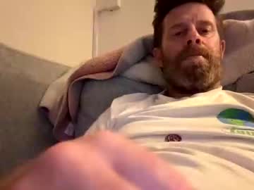Catch me live as Gilbertinio, age 44 yrs in premium male cam shows