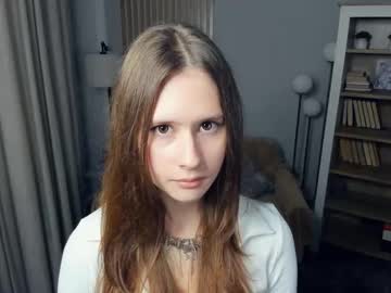 Glammy_foxx, 18 years old, Goal: Change my clothes  #new #young #18 #cute #shy [35 tokens remaining], webcam photo