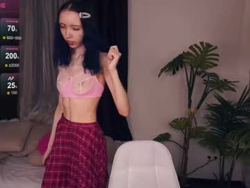 Glennabellew, 18 years old, GOAL: slap my face [98 tokens remaining] Hi, my name is Amity, I'm a beginner here! #new #shy #skinny #18 #daddysgirl, webcam photo