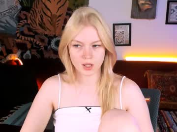 Graceglamour, 20 years old, GOAL: meow meow meow [14 tokens remaining] Hello kittens ??? #nonude #18 #blonde #skinny #feet, webcam photo