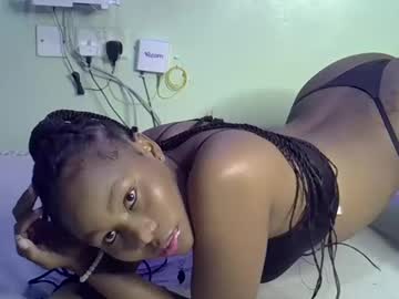 Squirting cam girl Haizel_ebony live now
