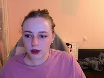 Hanna_melon, 19 years old, Goal 1 : 10 minutes of teasing ;) (172 tokens remaining) Catch the vibe ;) #18 #tattoo #redhead #lovense #curvy, webcam photo