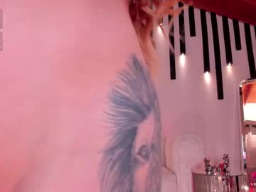 Squirting cam girl Hannaconnor_ age 25 yrs live now