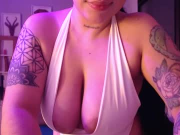Hell_girll_ • bigboobs27y • Colombia • public