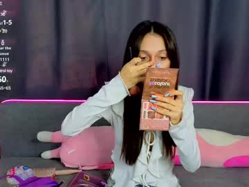 Hesoyamaezakmina, 18 years old, GOAL: Hand bra 15 min [233 tokens remaining] Hi hi, I'm Camilla and I am starting a new page of my life, I hope I can achieve a lot with you!  #new #teen #18 #natural #skinny, webcam photo