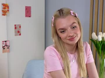 Hessoyummy, 18 years old, ?T -shirt move up and a little tease neckline ? I'm looking for #new adventures here n its my firts day here ! I'll tell you right I'm a little #shy ? n i`m #young #18 y.o #skinny ? ? [154 tokens rem, webcam photo