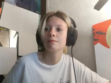 Hildaaxley, 18 years old, Continue a show with boobs #new #18 #shy #teen #bigboobs [146 tokens remaining], webcam photo