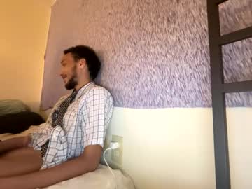 Catch me live as Himandherz2000, age 25 yrs in premium male cam shows