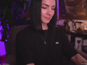 Hollylinder_ • latina99y • Colombia • public