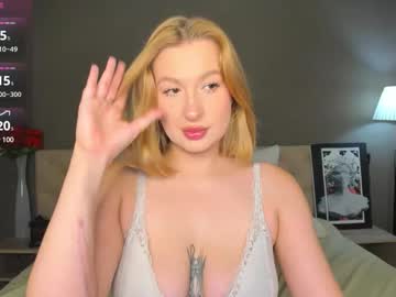 Hollyylee, 20 years old, GOAL: anal plug [111 tokens remaining] ?Let’s make this Day memorable? Let's spend it together #nude #curvy #young #anal #bigboobs, webcam photo