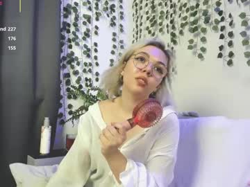 Hot_babayaga • femdom28y • Neverland • public