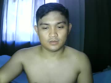 Live gay cam model Hugemarky25 streaming now in HD