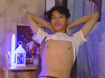 Iconic_slim, make me motivated here love its my 2nd time working here in  cb [985 tokens remaining] #twinkyoung #youngasian #asian, webcam photo