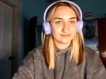 Idellacraker, 18 years old, GOAL: Gentle massage my boobs under bra.?Welcome to my Room im Linda today my First day :D   #18 #new #teen #young #bigass [52 tokens remaining], webcam photo