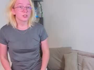 Ilenechrabaszcz, 18 years old, GOAL:Tease with my shirt  #blonde me now  #18 [40 tokens remaining], webcam photo