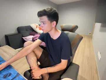 Imsoyounng20, 18 years old, Goal: For good Mood #new #skinny #18 #feet #cute #smoke - Next Goal: Say something hot, webcam photo